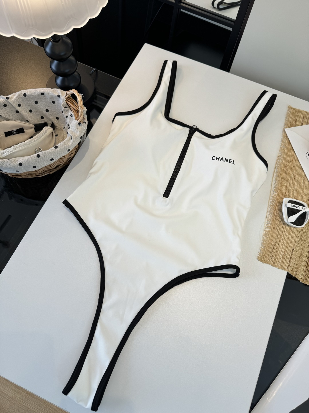 。Chanel香奈儿新款连体泳衣S M L XL