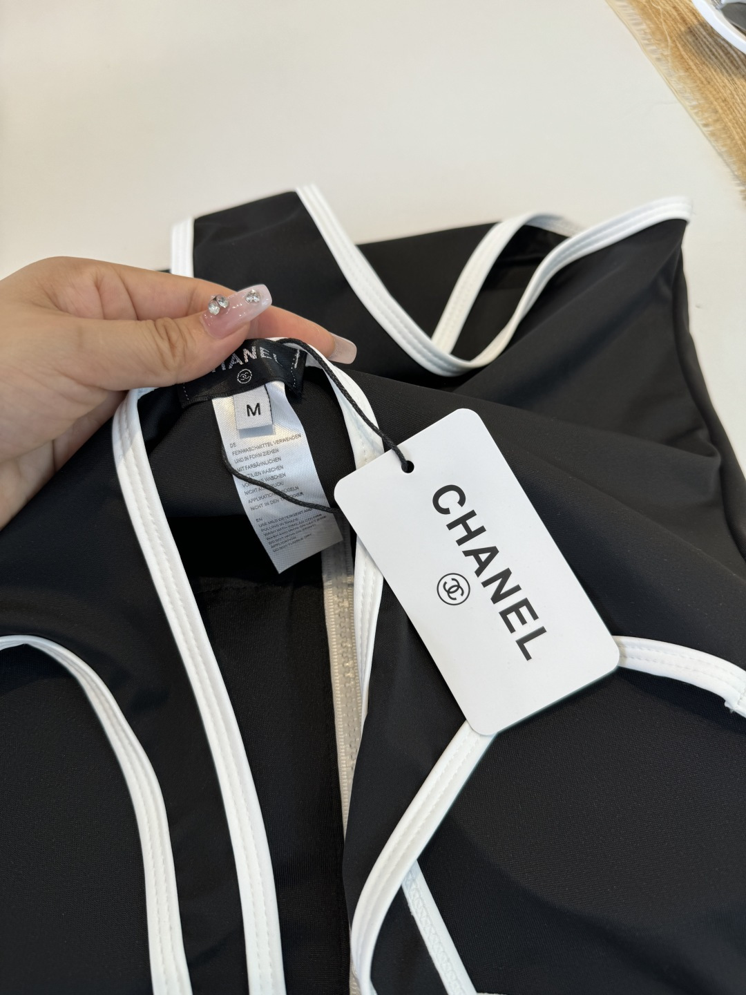 。Chanel香奈儿新款连体泳衣S M L XL