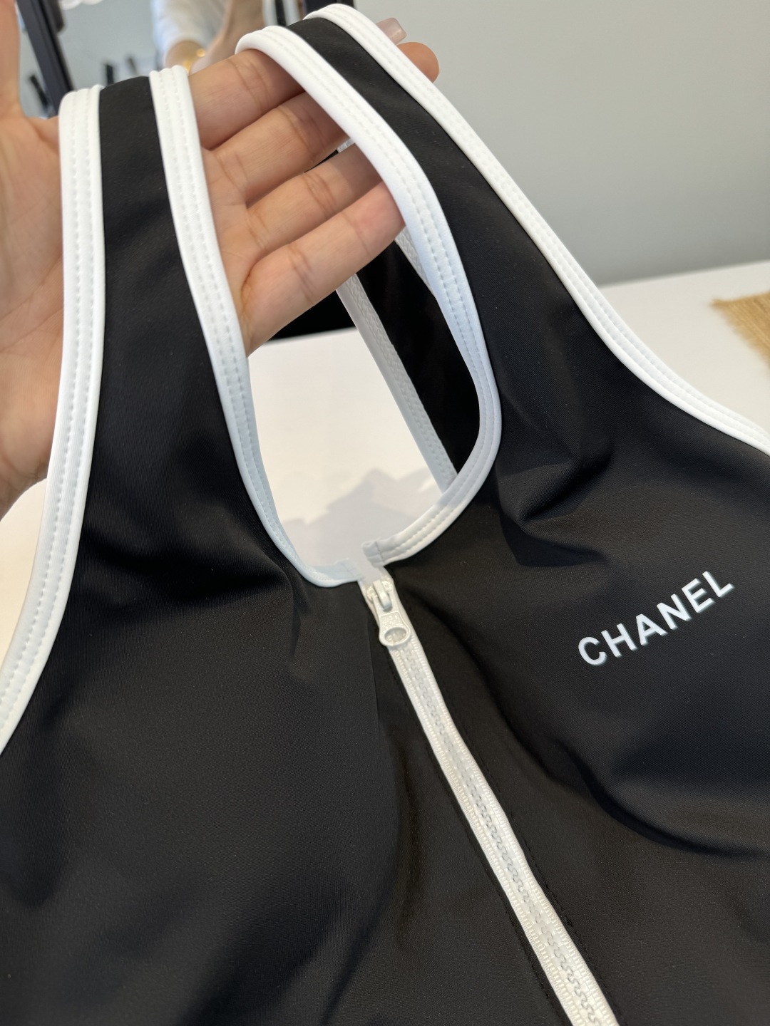 。Chanel香奈儿新款连体泳衣S M L XL