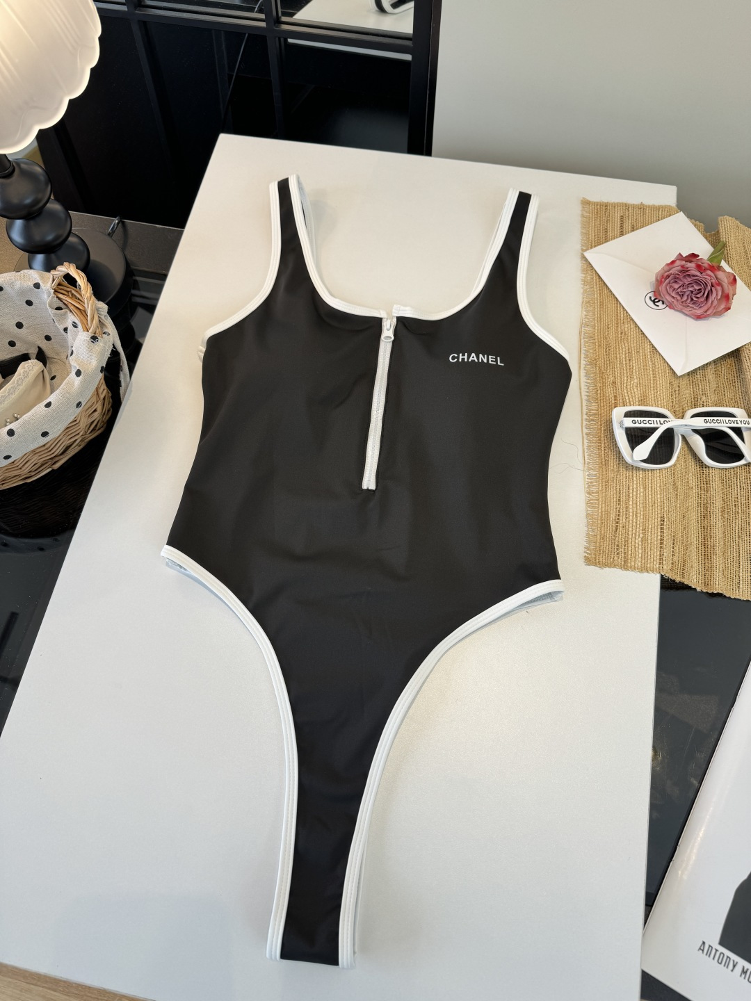 。Chanel香奈儿新款连体泳衣S M L XL