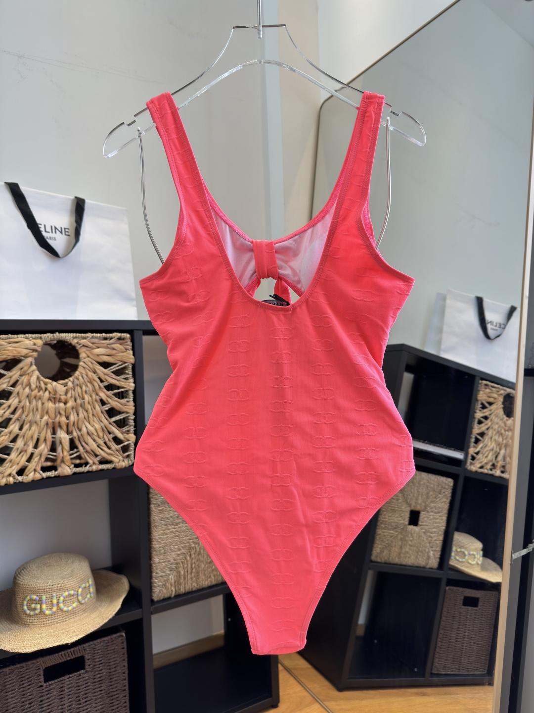 。Chanel香奈儿新款连体泳衣S M L XL