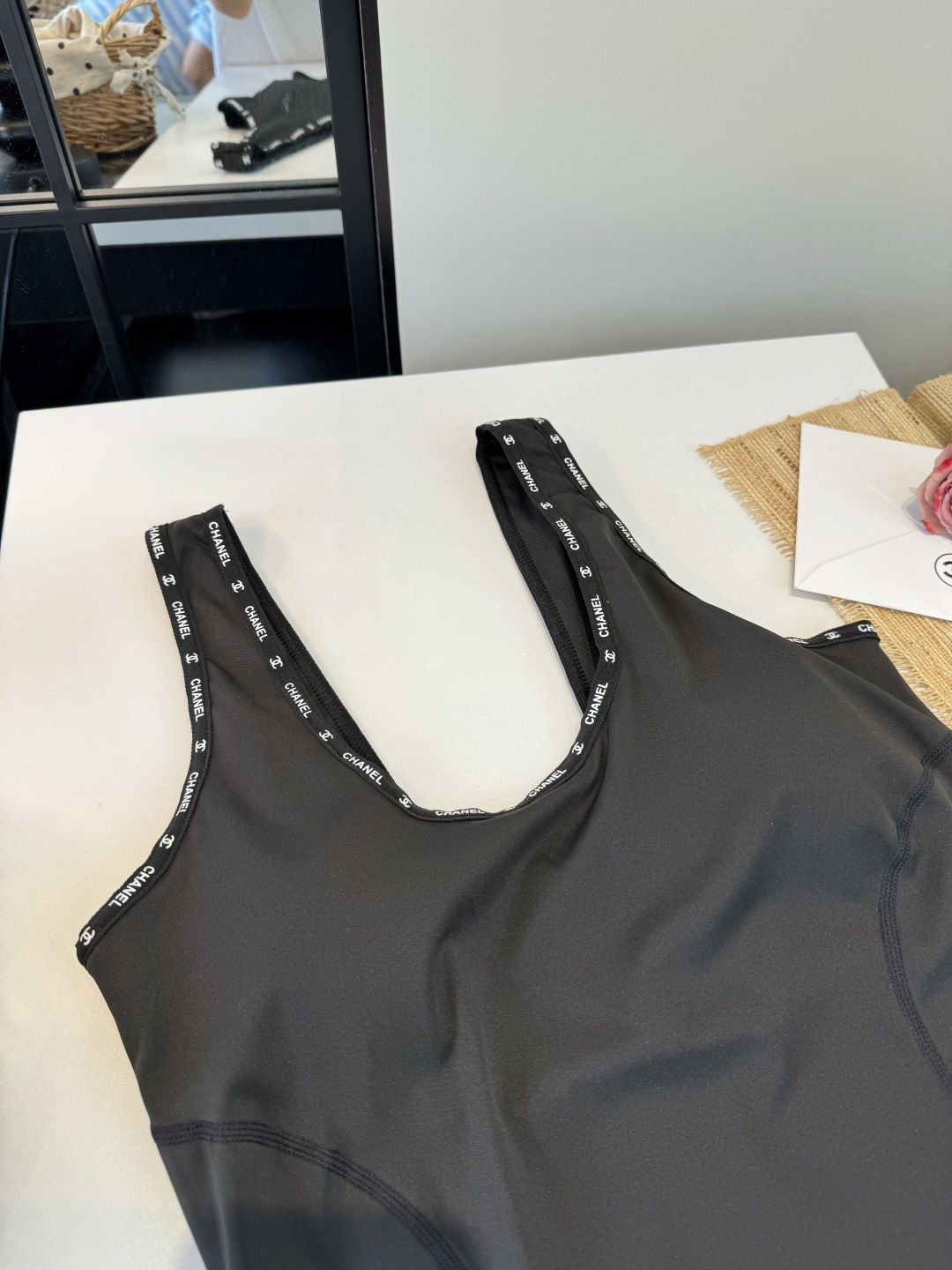 。Chanel香奈儿新款连体泳衣S M L XL