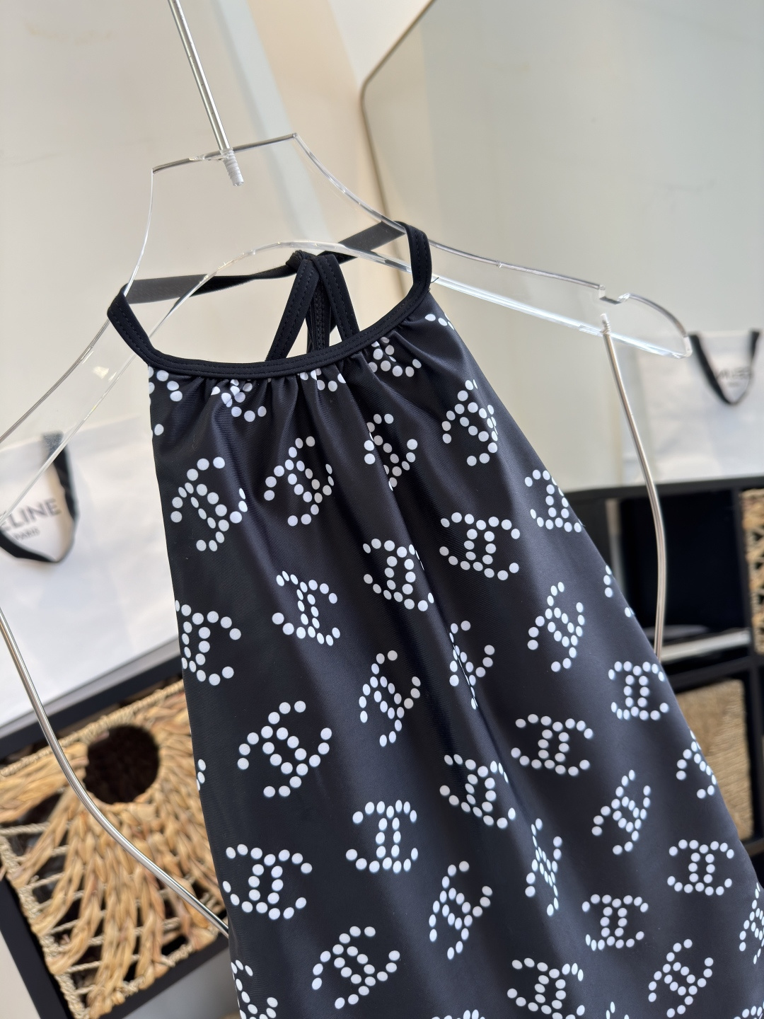 。Chanel香奈儿新款连体泳衣S M L XL