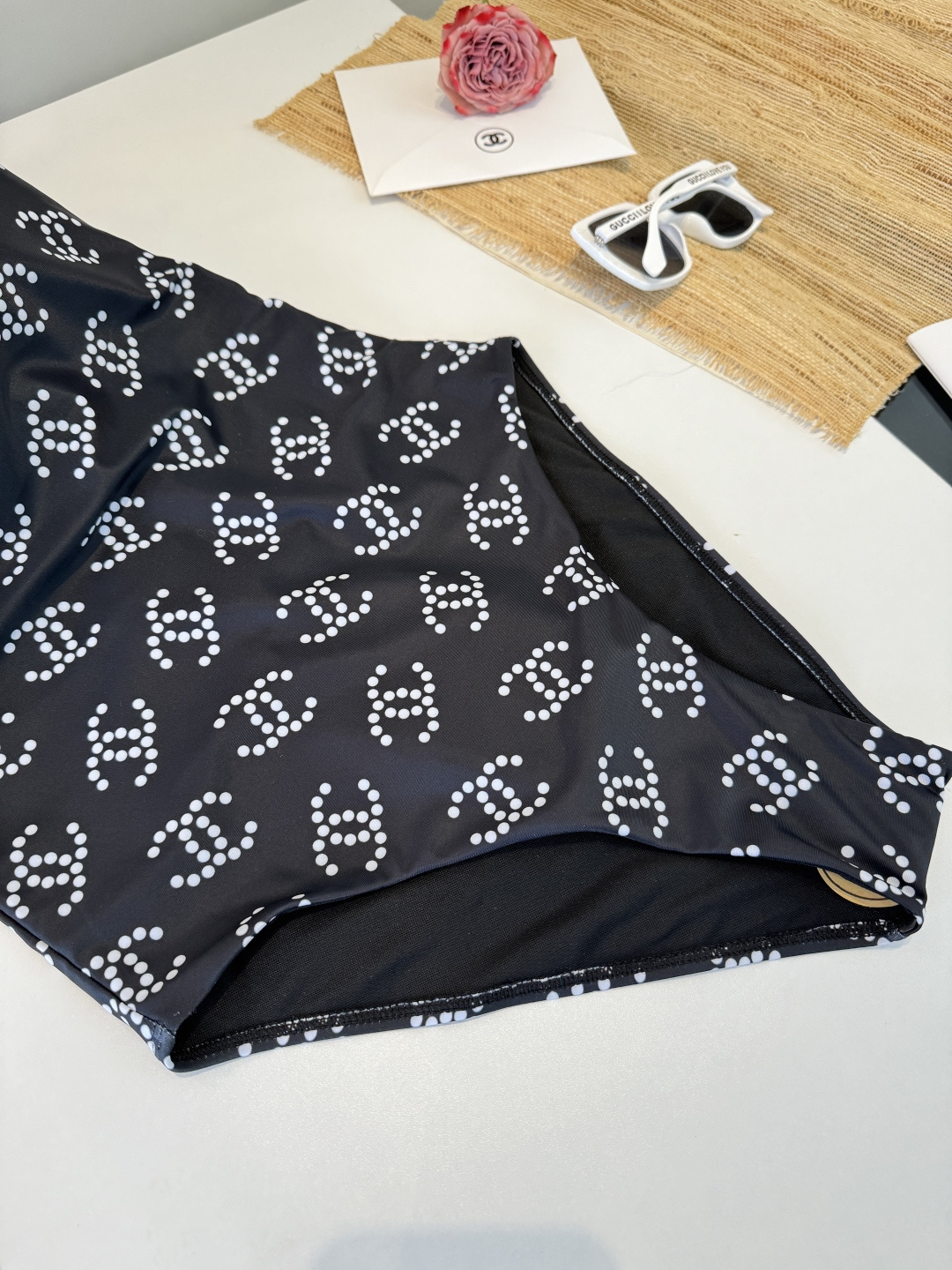 。Chanel香奈儿新款连体泳衣S M L XL