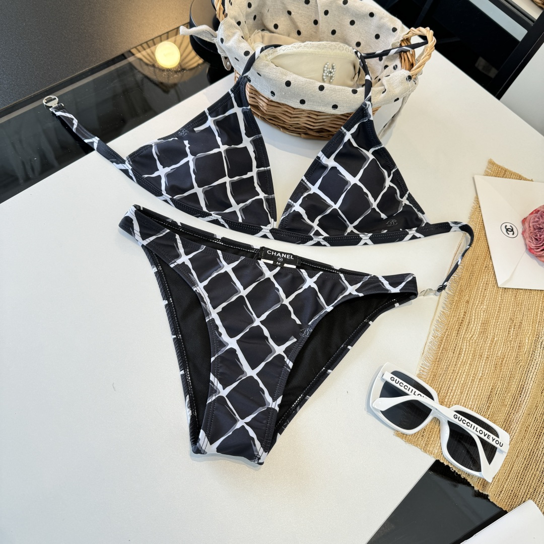 。Chanel香奈儿新款分体比基尼泳衣S M L XL