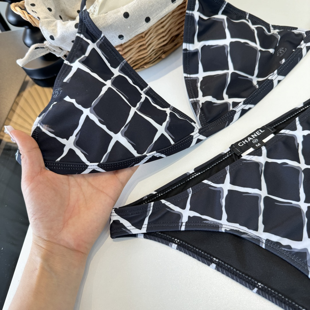 。Chanel香奈儿新款分体比基尼泳衣S M L XL