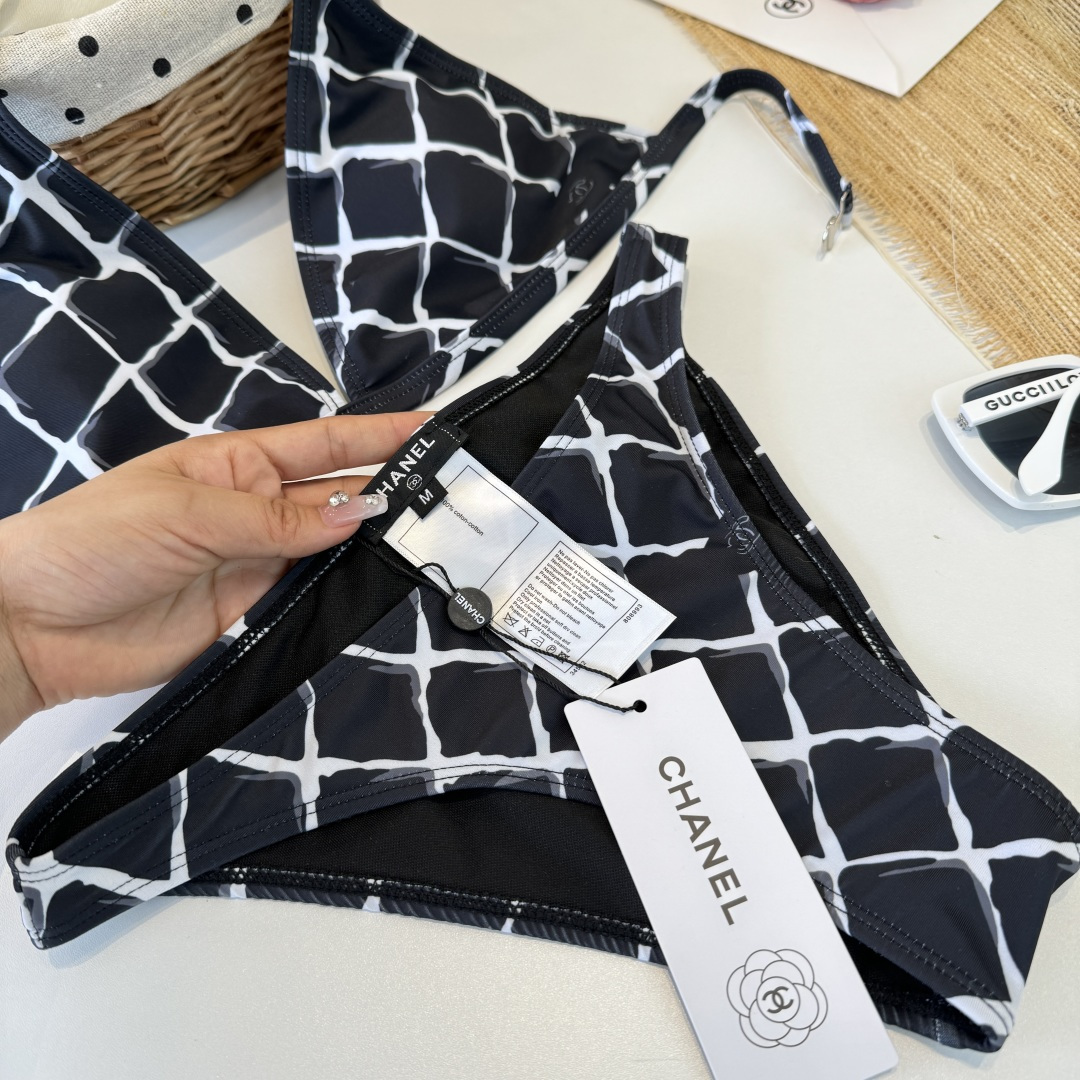 。Chanel香奈儿新款分体比基尼泳衣S M L XL