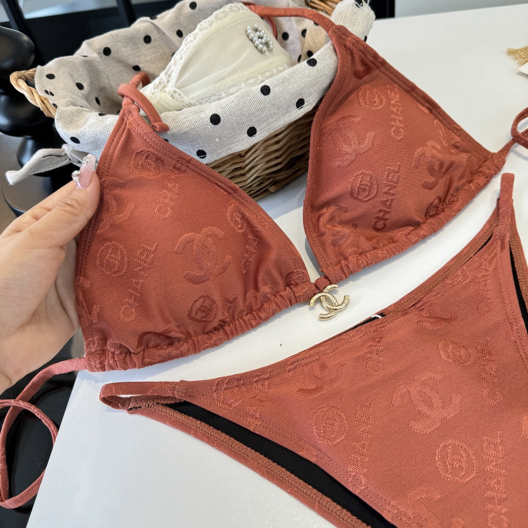 。Chanel香奈儿新款分体比基尼泳衣S M L XL