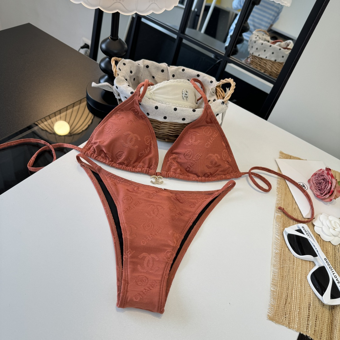 。Chanel香奈儿新款分体比基尼泳衣S M L XL