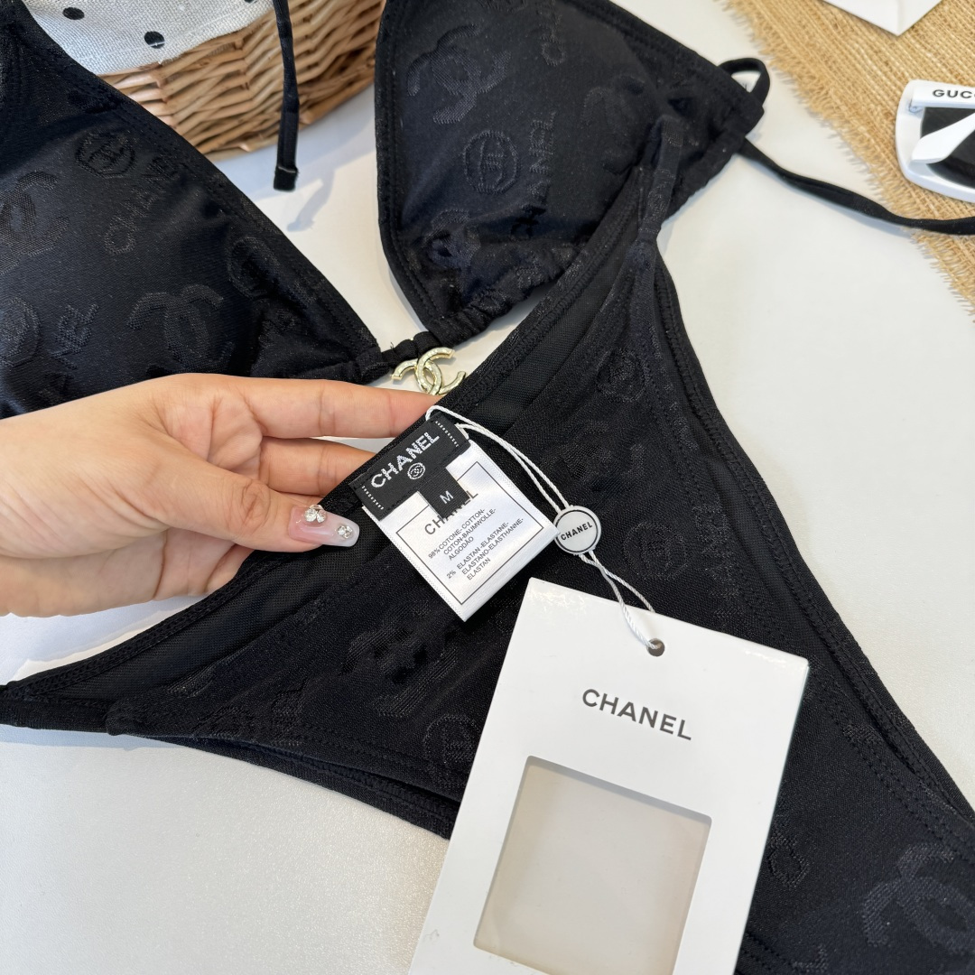 。Chanel香奈儿新款分体比基尼泳衣S M L XL