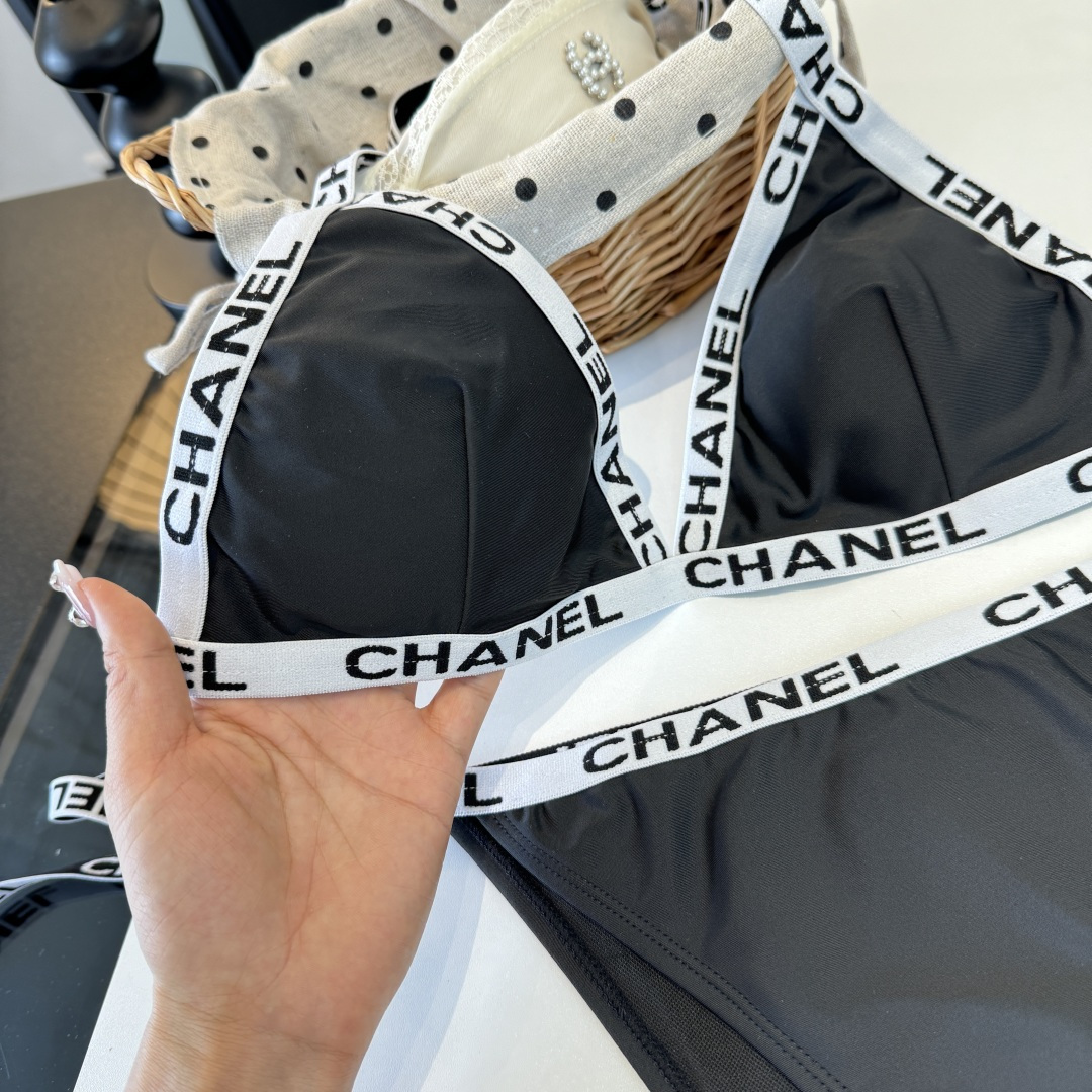 。Chanel香奈儿新款分体比基尼泳衣S M L XL