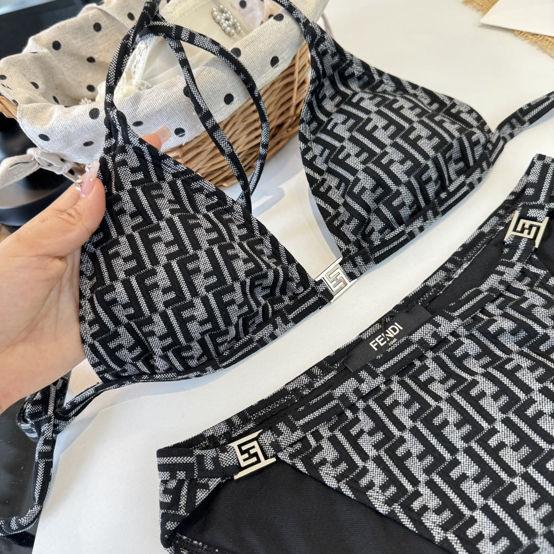 。FD芬迪新款分体比基尼泳衣S M L XL