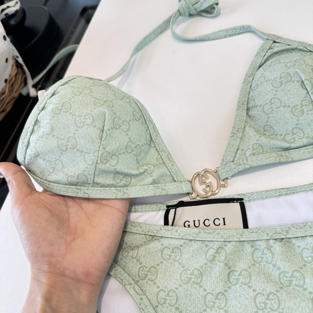 。Gucci古奇比基尼👙 上身超级棒！同步各大专柜发售，自然而然呈现时尚感！十分减龄，具有年轻活力。 码