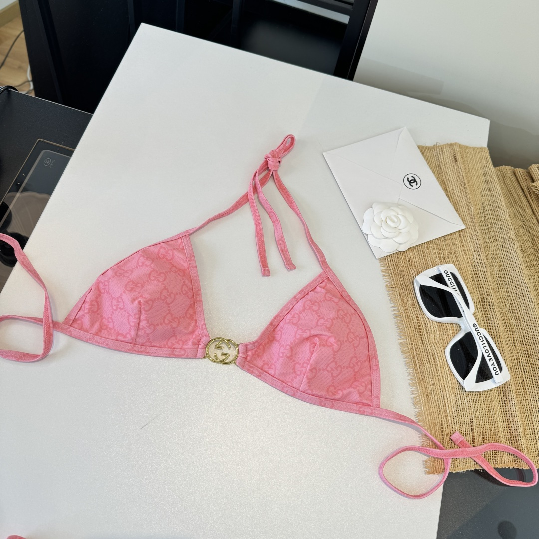 。Gucci古奇比基尼👙 上身超级棒！同步各大专柜发售，自然而然呈现时尚感！十分减龄，具有年轻活力。 码