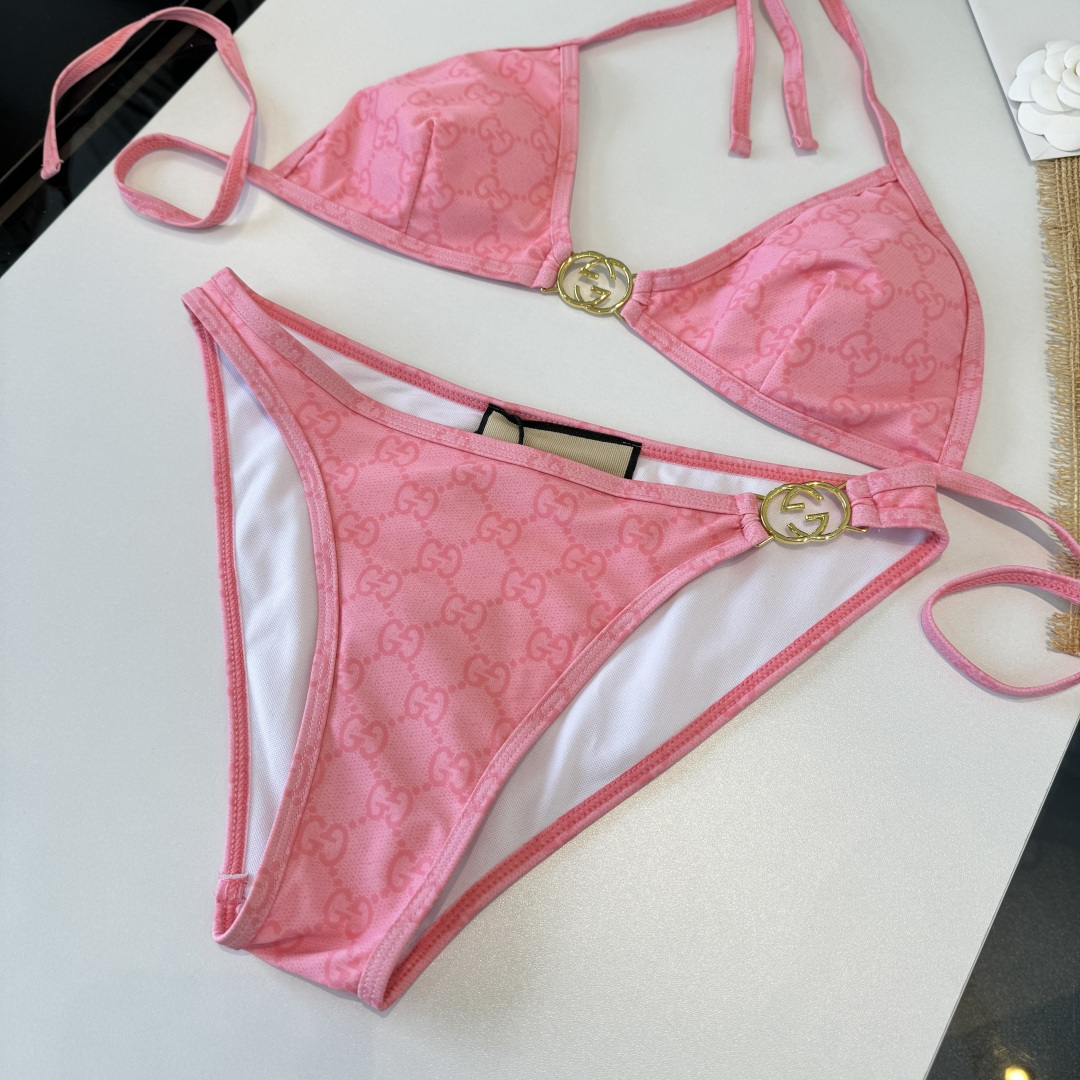 。Gucci古奇比基尼👙 上身超级棒！同步各大专柜发售，自然而然呈现时尚感！十分减龄，具有年轻活力。 码