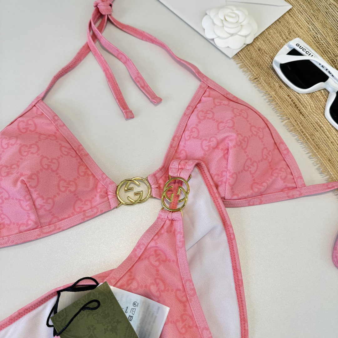 。Gucci古奇比基尼👙 上身超级棒！同步各大专柜发售，自然而然呈现时尚感！十分减龄，具有年轻活力。 码