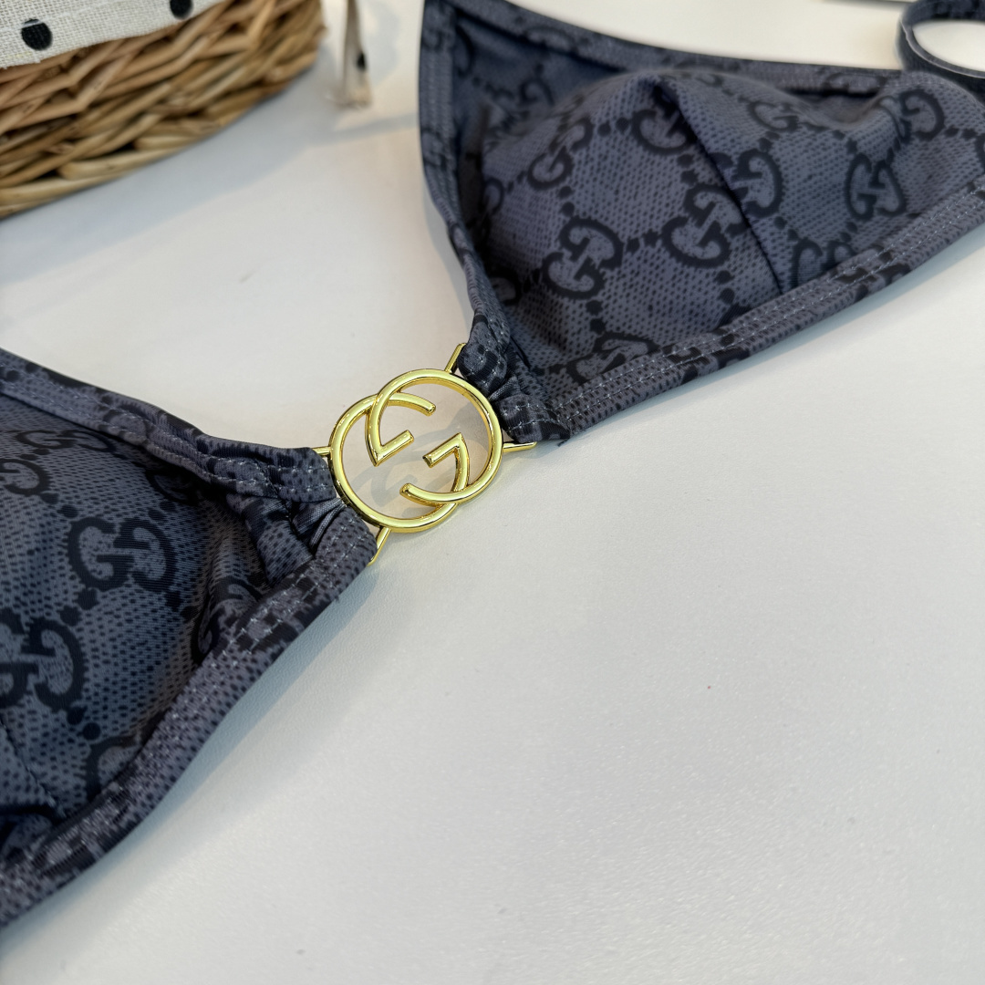 。Gucci古奇比基尼👙 上身超级棒！同步各大专柜发售，自然而然呈现时尚感！十分减龄，具有年轻活力。 码