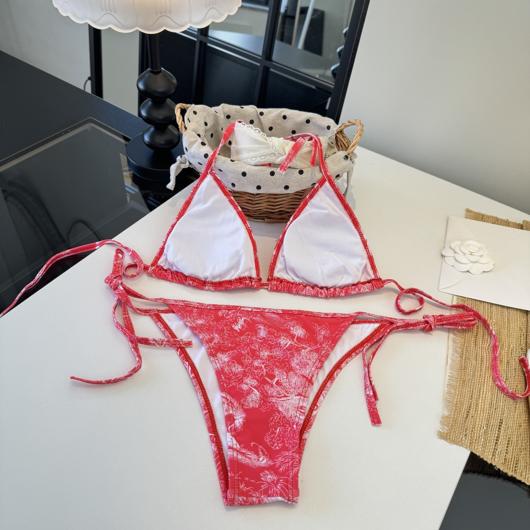 。Dior迪奥比基尼👙 上身超级棒！同步各大专柜发售，自然而然呈现时尚感！十分减龄，具有年轻活力。 码数