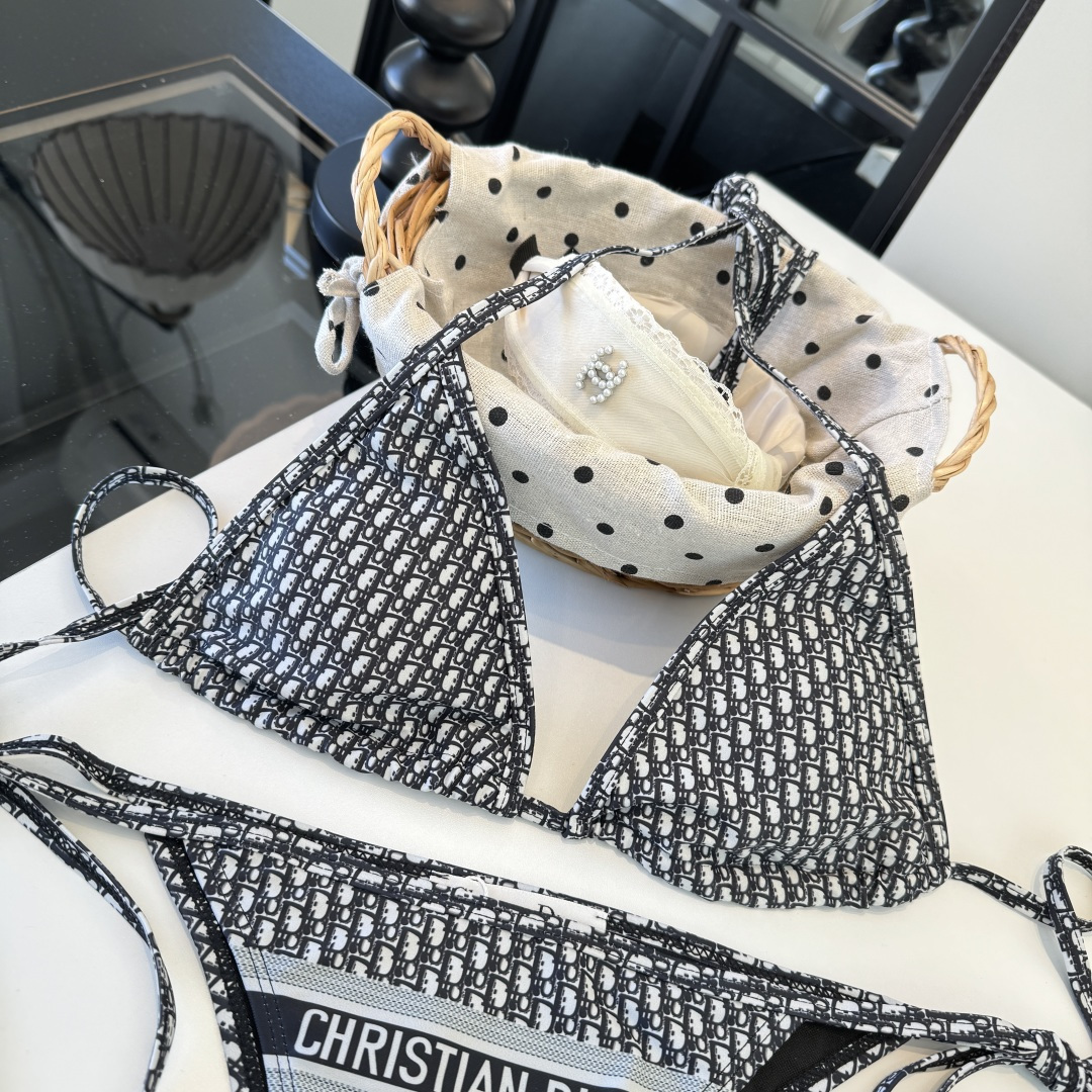 。Dior迪奥比基尼👙 上身超级棒！同步各大专柜发售，自然而然呈现时尚感！十分减龄，具有年轻活力。 码数