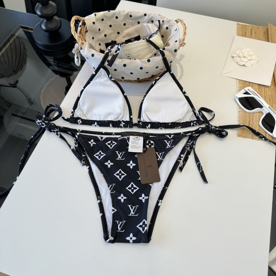 。LV路易威登 比基尼👙 上身超级棒！同步各大专柜发售，自然而然呈现时尚感！十分减龄，具有年轻活力。 码