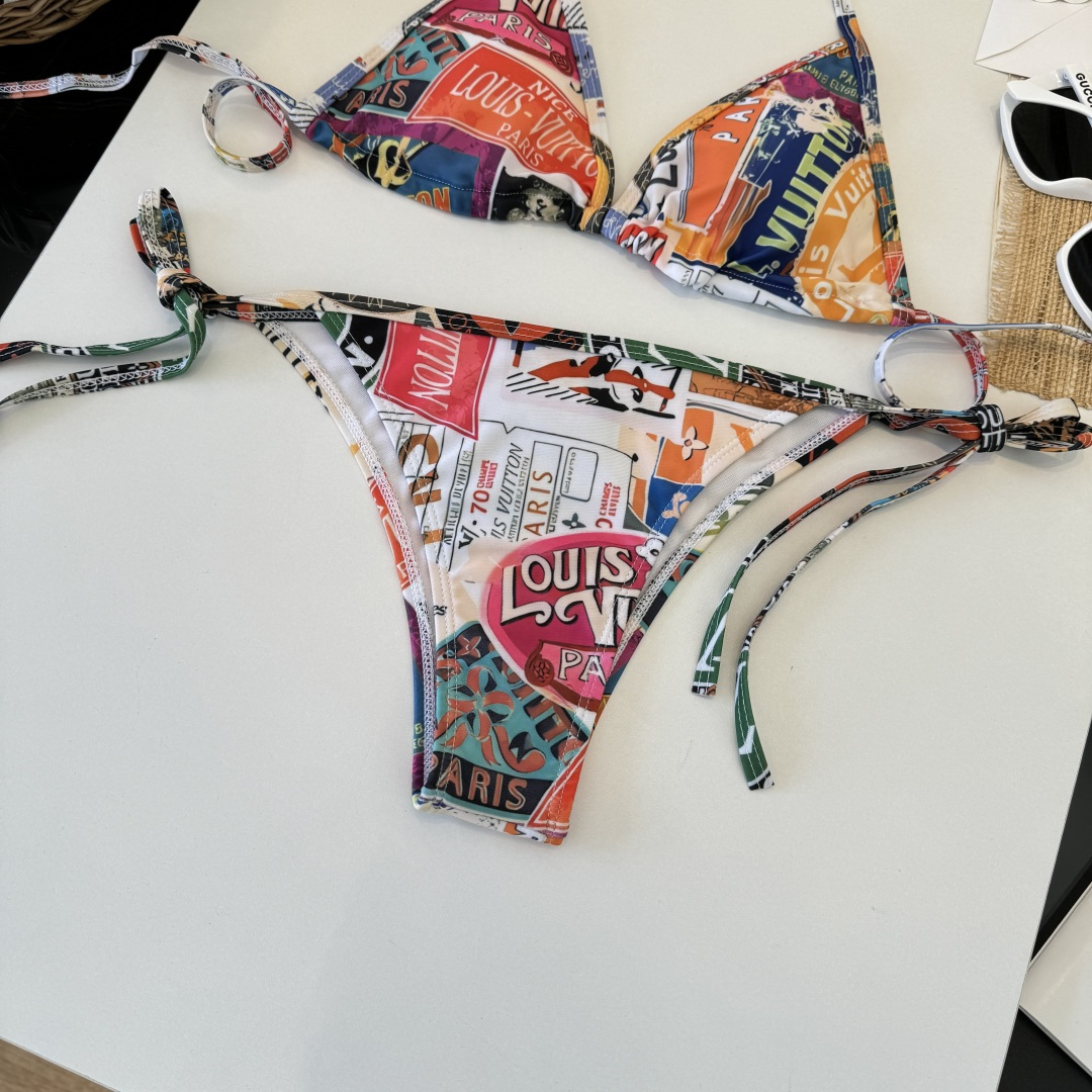 。LV路易威登比基尼👙 上身超级棒！同步各大专柜发售，自然而然呈现时尚感！十分减龄，具有年轻活力。 码数
