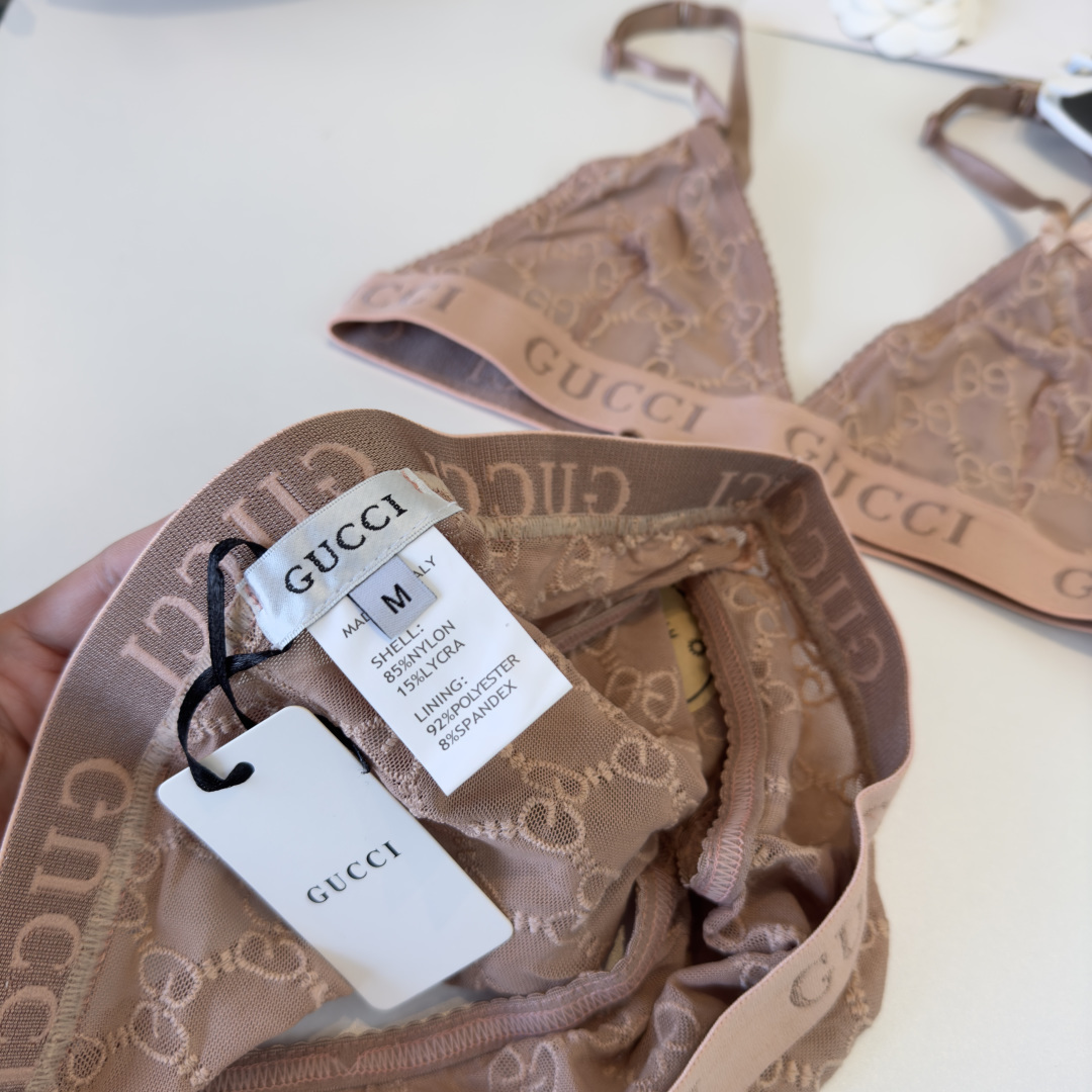 。Gucci古奇蕾丝分体比基尼泳衣👙专柜最新款沙滩系列连体式泳衣 可以说是游泳衣的天花板了👙强烈推荐！实