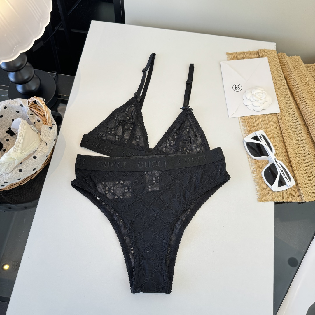 。Gucci古奇蕾丝分体比基尼泳衣👙专柜最新款沙滩系列连体式泳衣 可以说是游泳衣的天花板了👙强烈推荐！实