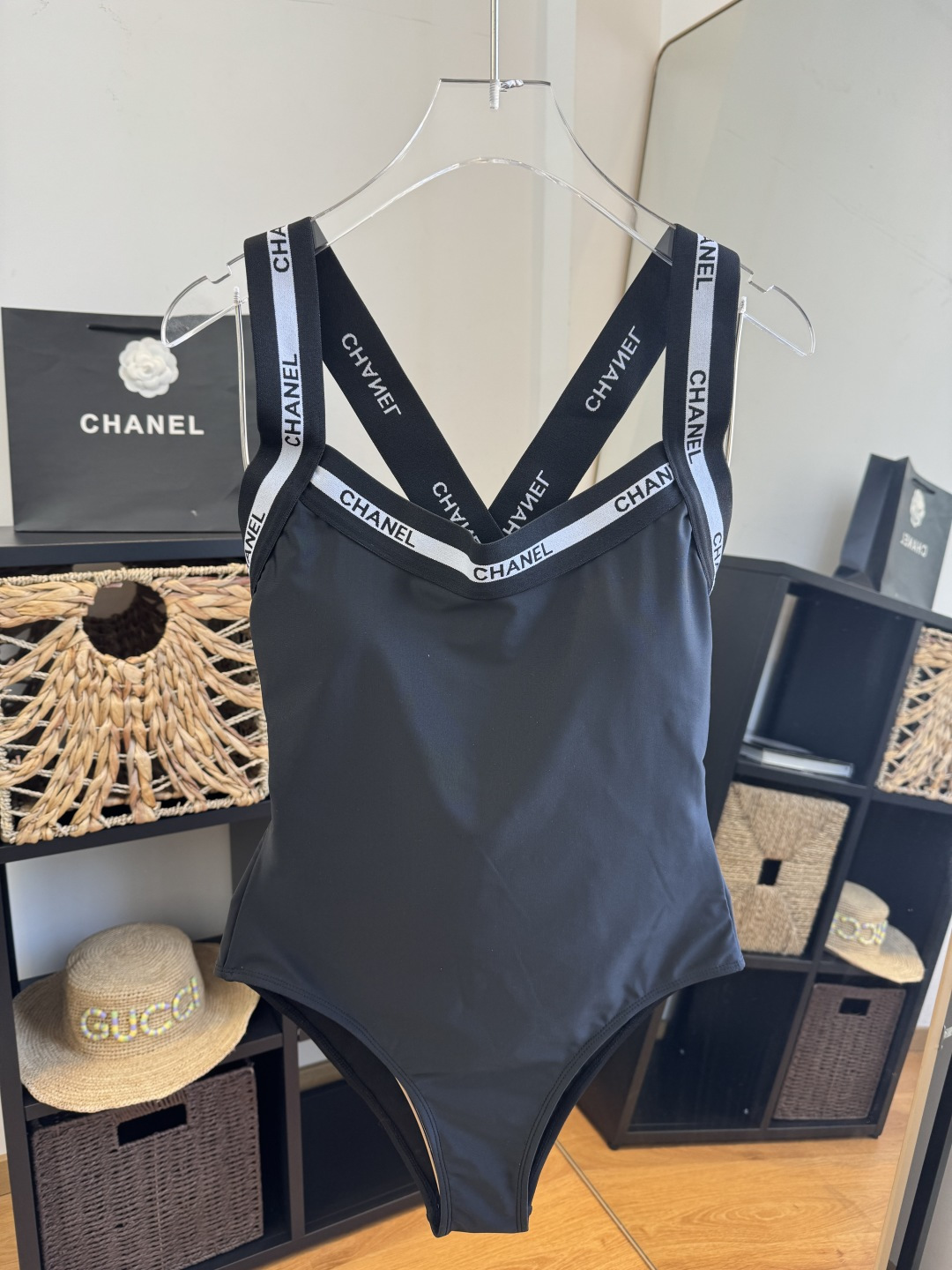 。Chanel香奈儿新款连体泳衣S M L XL