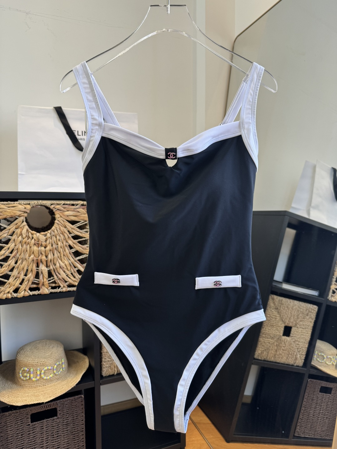 。Chanel香奈儿新款连体泳衣S M L XL