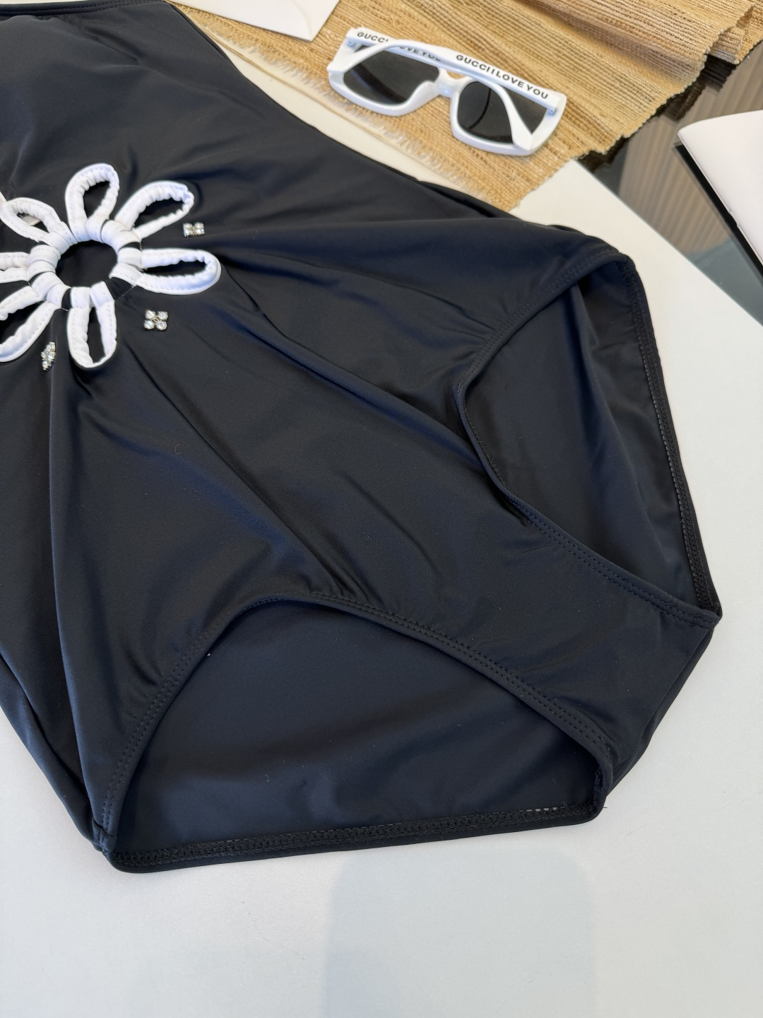 。Chanel香奈儿新款连体泳衣S M L XL