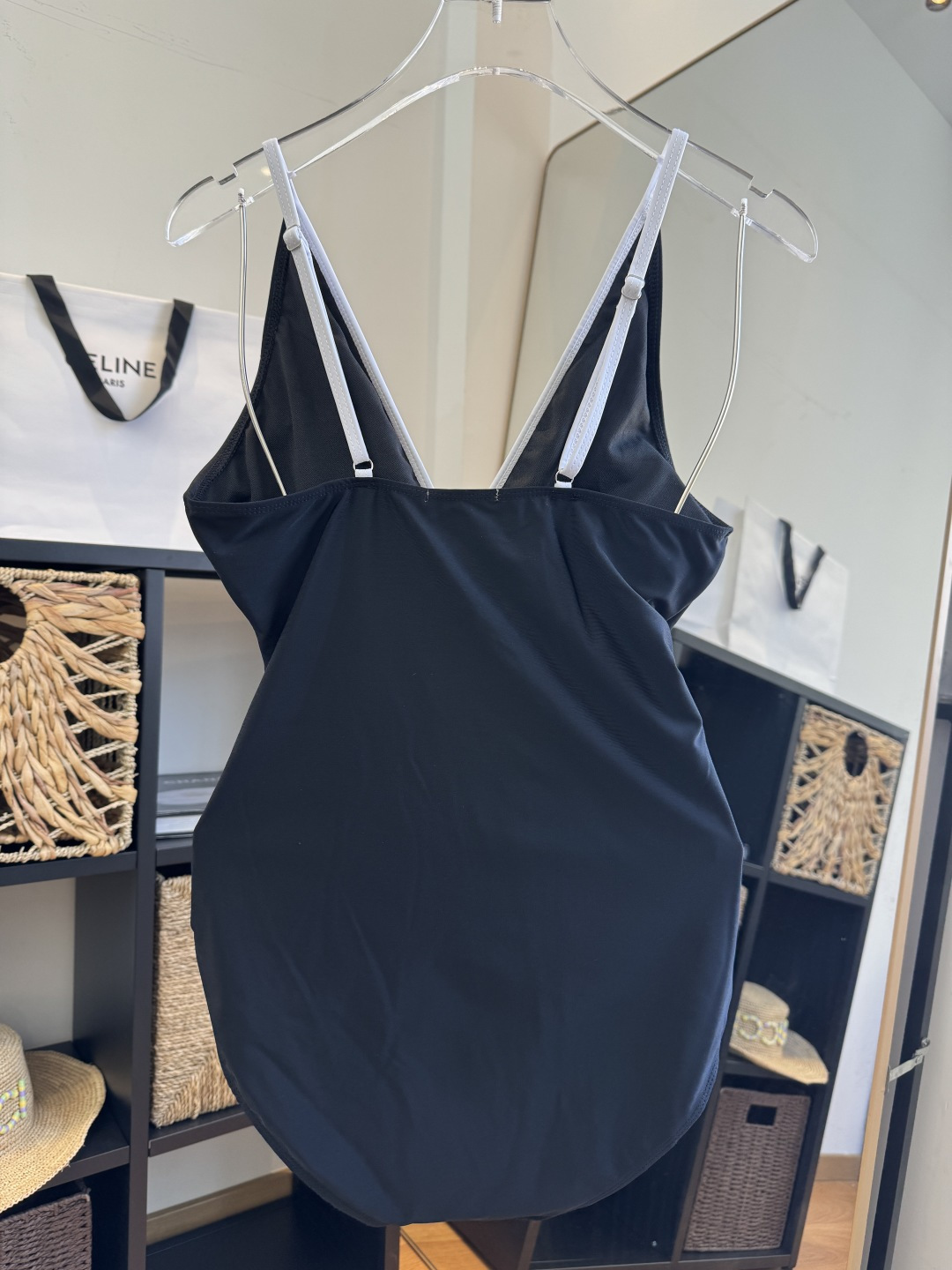 。Chanel香奈儿新款连体泳衣S M L XL