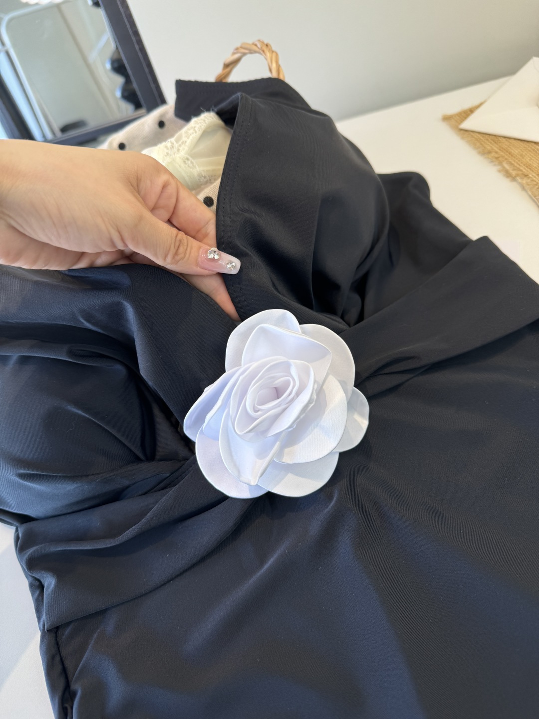 。Chanel香奈儿新款连体泳衣S M L XL