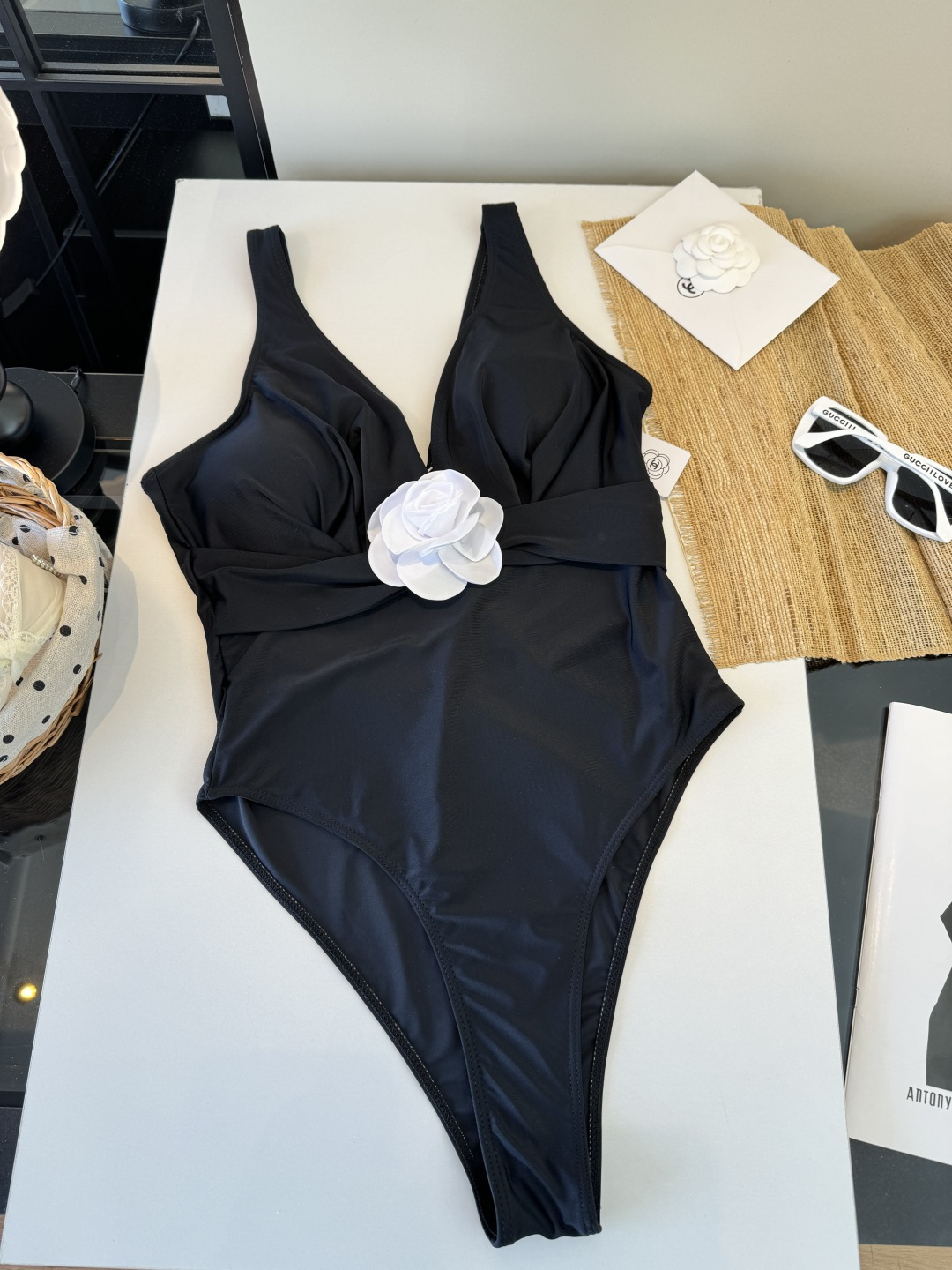 。Chanel香奈儿新款连体泳衣S M L XL