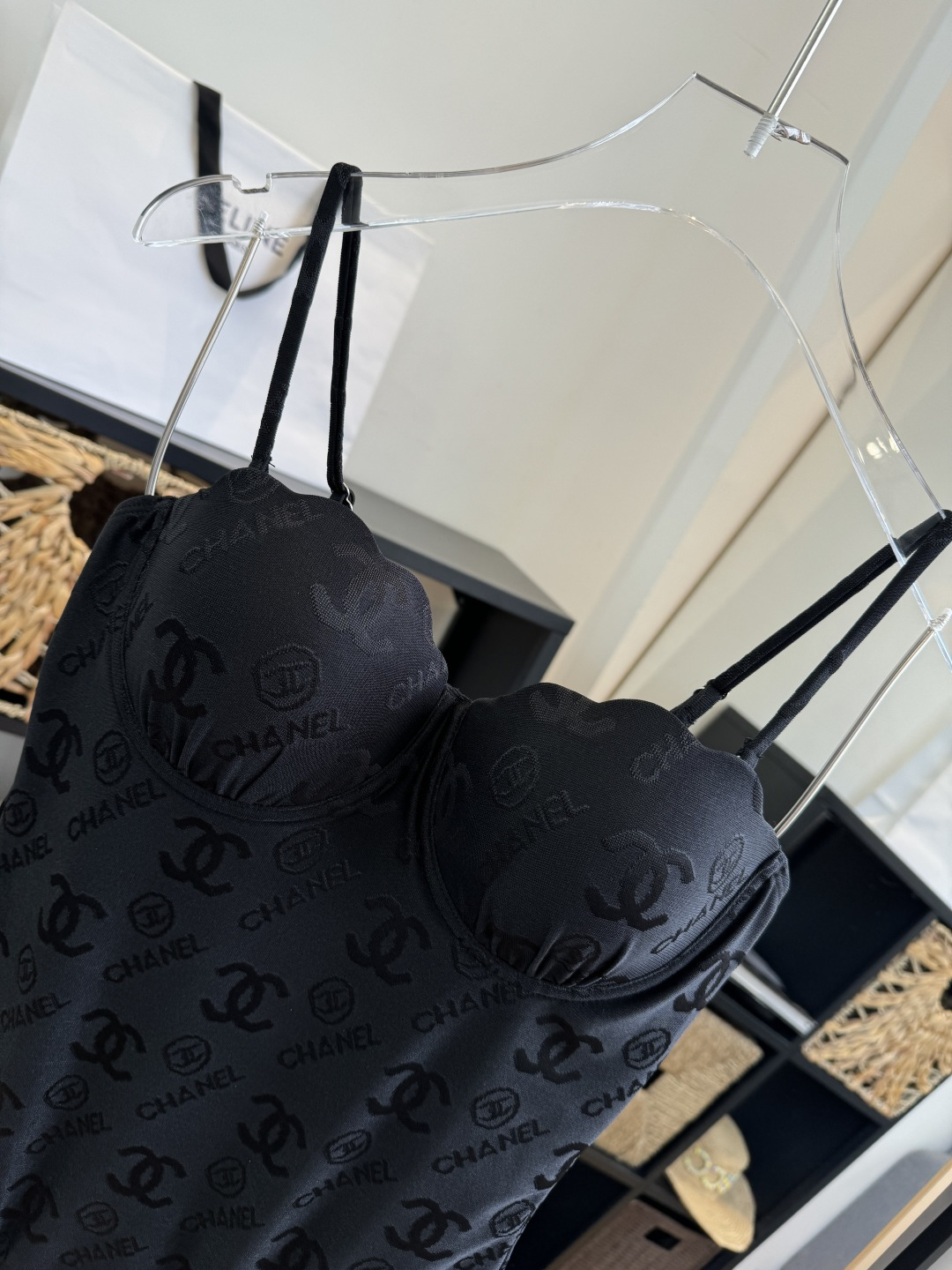 。Chanel香奈儿新款连体泳衣S M L XL