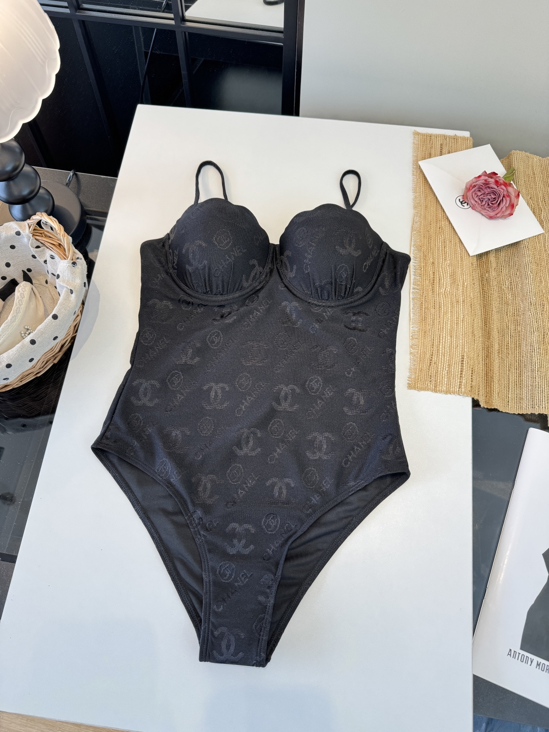 。Chanel香奈儿新款连体泳衣S M L XL