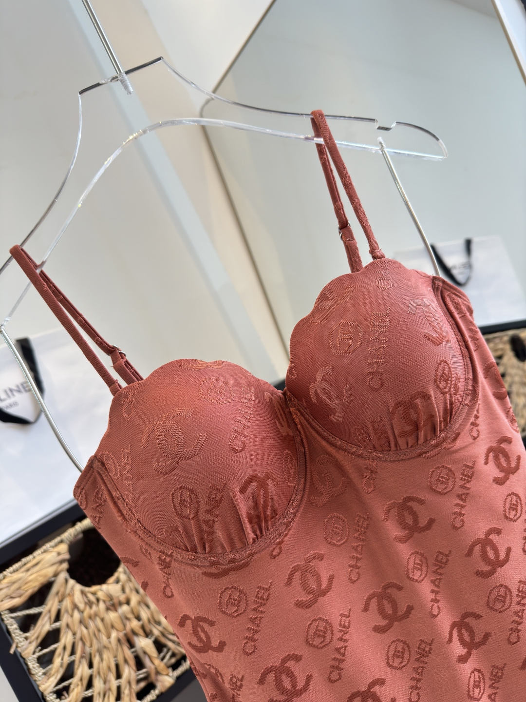 。Chanel香奈儿新款连体泳衣S M L XL