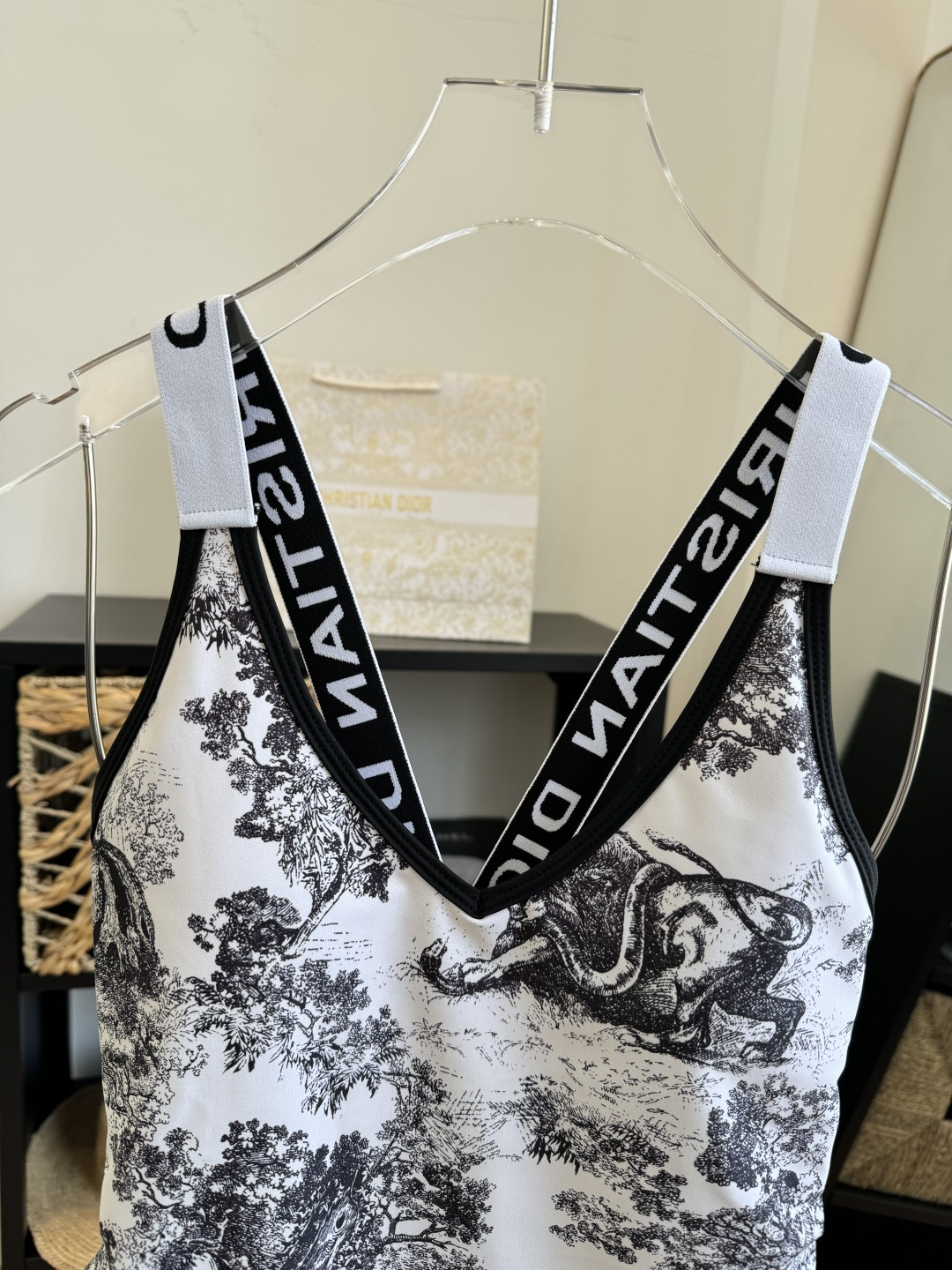 。Dior迪奥官方新款连体泳衣比基尼，S M L XL