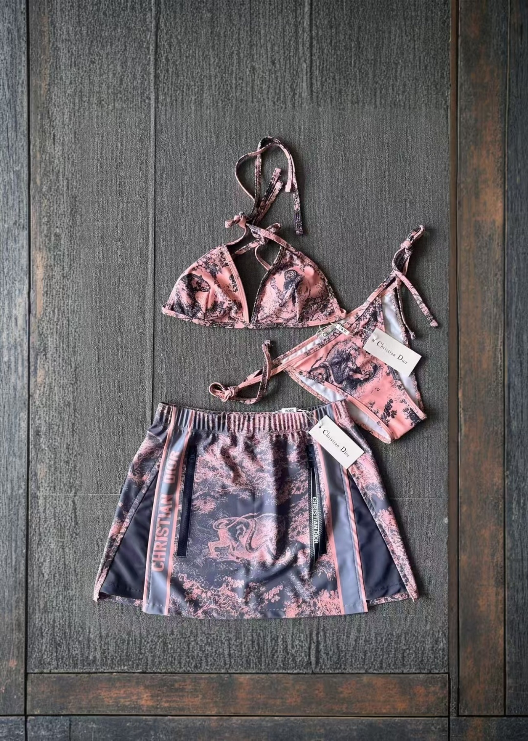 。Dior迪奥官方新款分体三件套 泳衣比基尼，S M L XL