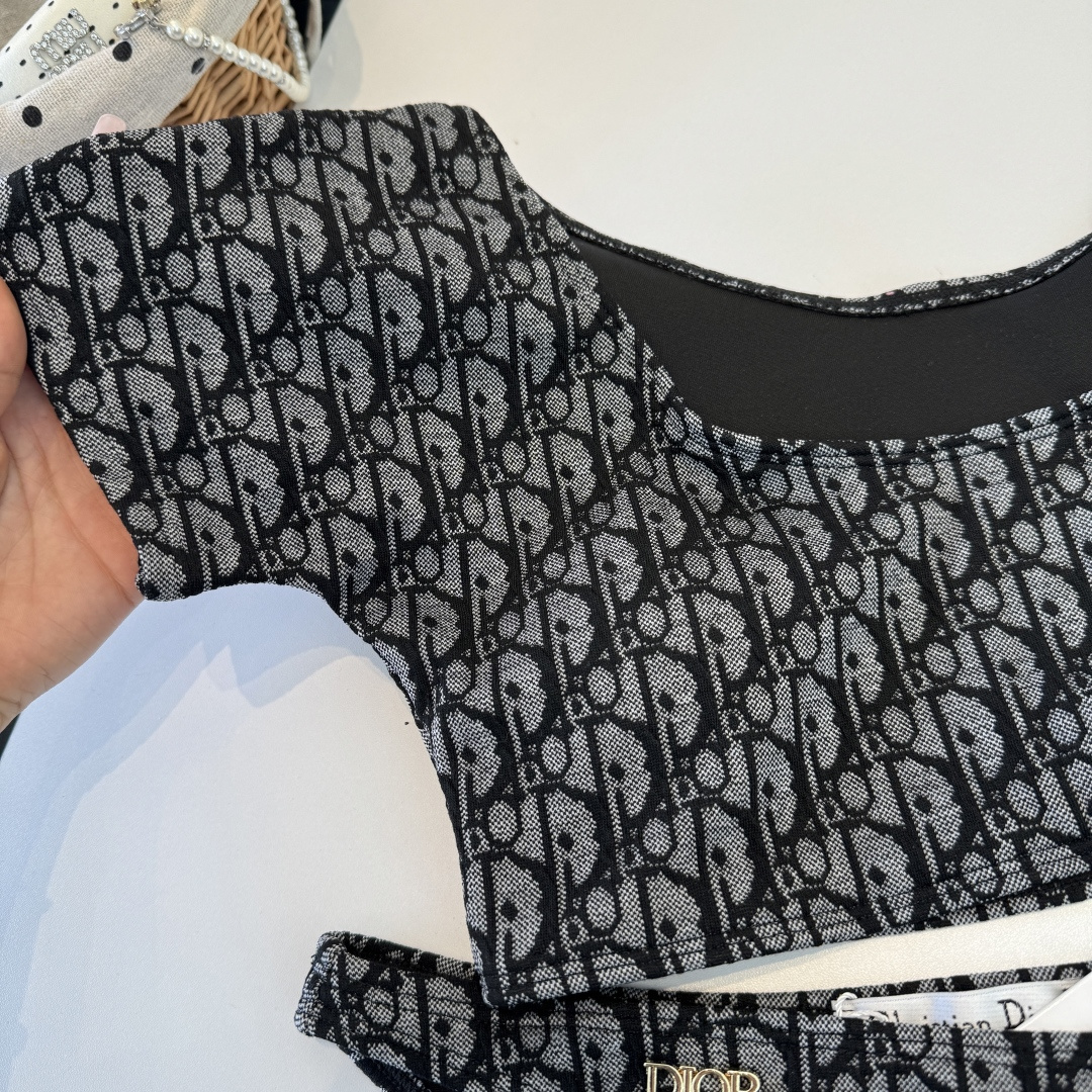。Dior迪奥官方新款分体泳衣比基尼，S M L XL