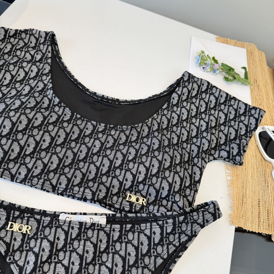 。Dior迪奥官方新款分体泳衣比基尼，S M L XL