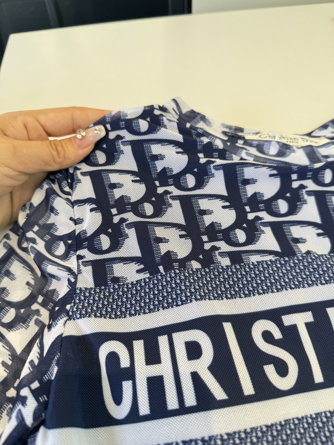 。Dior迪奥年新款潜水服，小心机泳衣，个性十足，超显水蛇腰，出游必备SM L XL