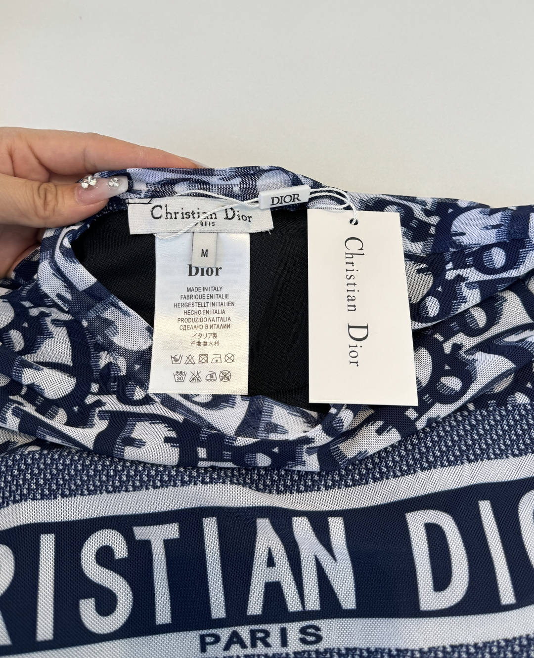 。Dior迪奥年新款潜水服，小心机泳衣，个性十足，超显水蛇腰，出游必备SM L XL