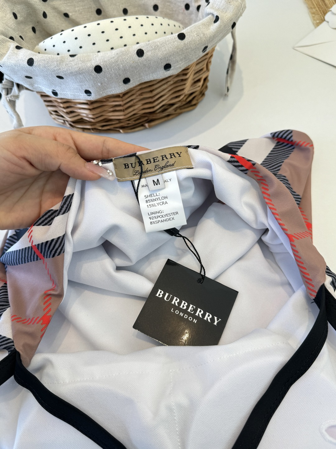 。巴宝莉Burberry新款潜水服，小心机泳衣，个性十足，超显水蛇腰，出游必备SM L XL