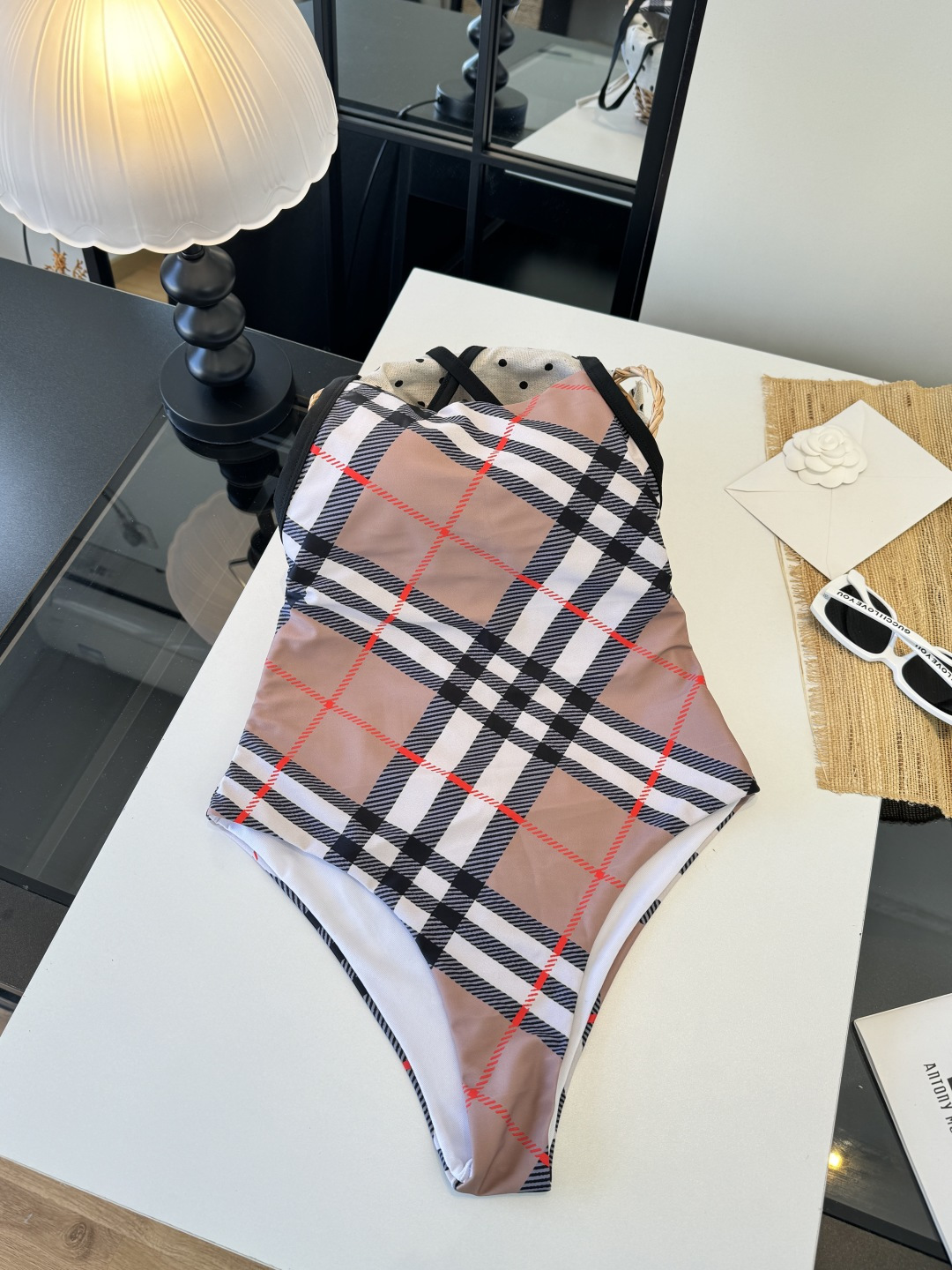 。巴宝莉Burberry新款潜水服，小心机泳衣，个性十足，超显水蛇腰，出游必备SM L XL