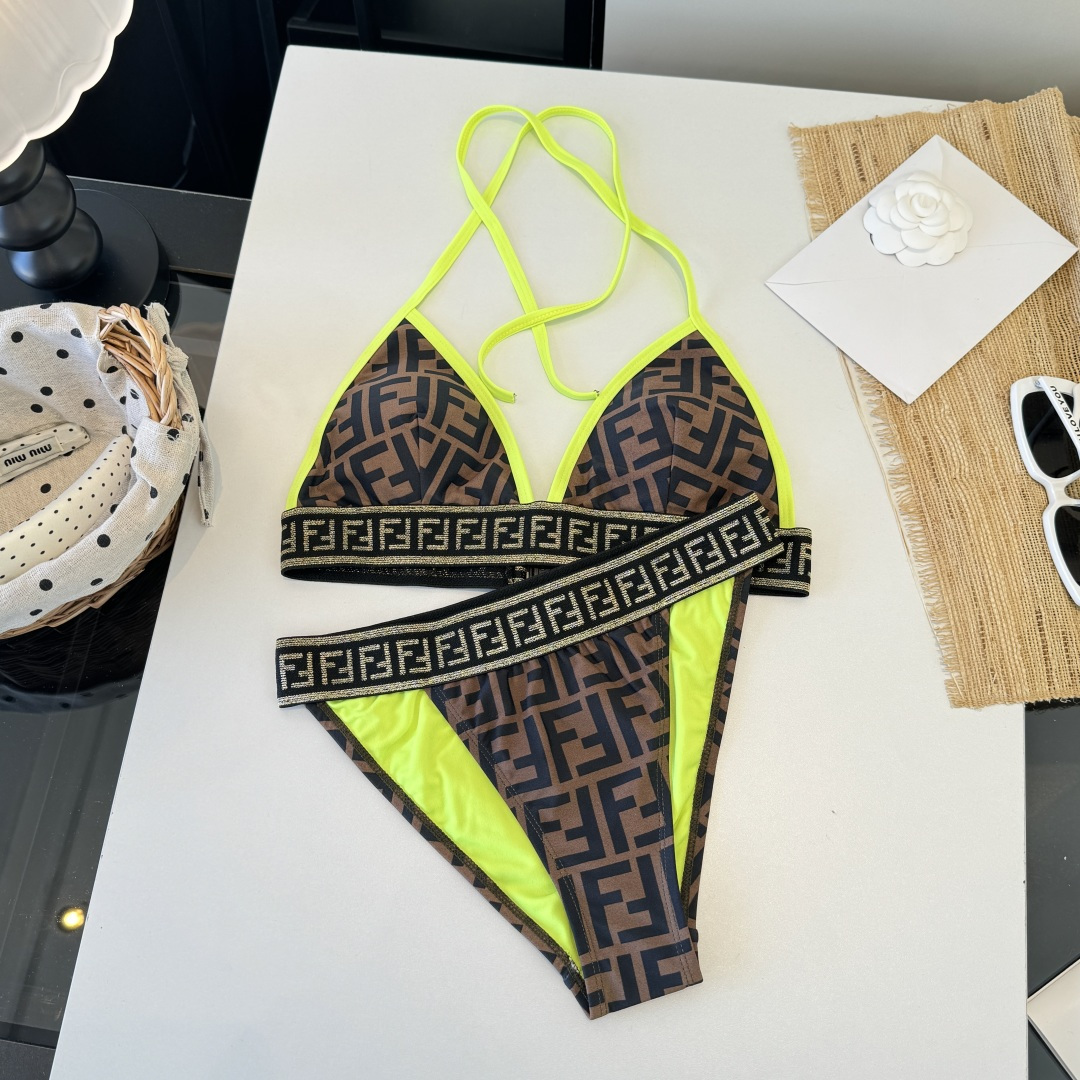 。FD芬迪比基尼👙 上身超级棒！同步各大专柜发售，自然而然呈现时尚感！十分减龄，具有年轻活力。 码数：S