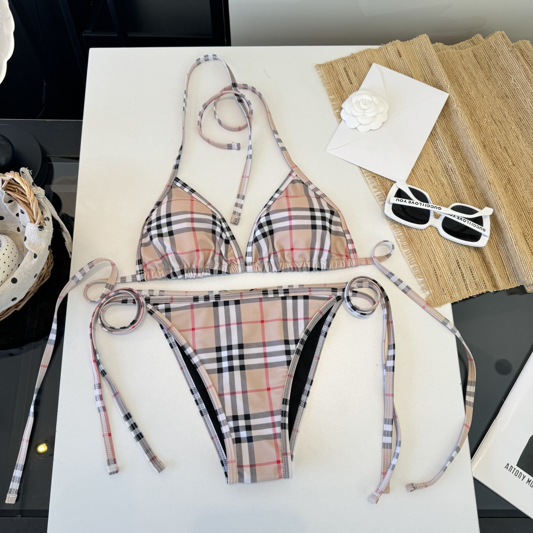 NO:754463,Burberry bikini top is super awesome!  It is sold at all major counters simultaneously, naturally showing a sense of fashion!  Very age-reducing, with youthful vitality. Size S M L XL swimsuit swimsuit bikini, swimsuit, swimming trunks, bikini, burberry, burberry, swimsuits, bikinis19860909巴宝莉Burberry比基尼 上身超级棒！同步各大专柜发售,自然而然呈现时尚感！十分减龄,具有年轻活力. 码数S M L XL泳衣泳裤比基尼,泳衣，泳裤，比基尼,burberry,burberry,swimsuits,bikinis,accessory