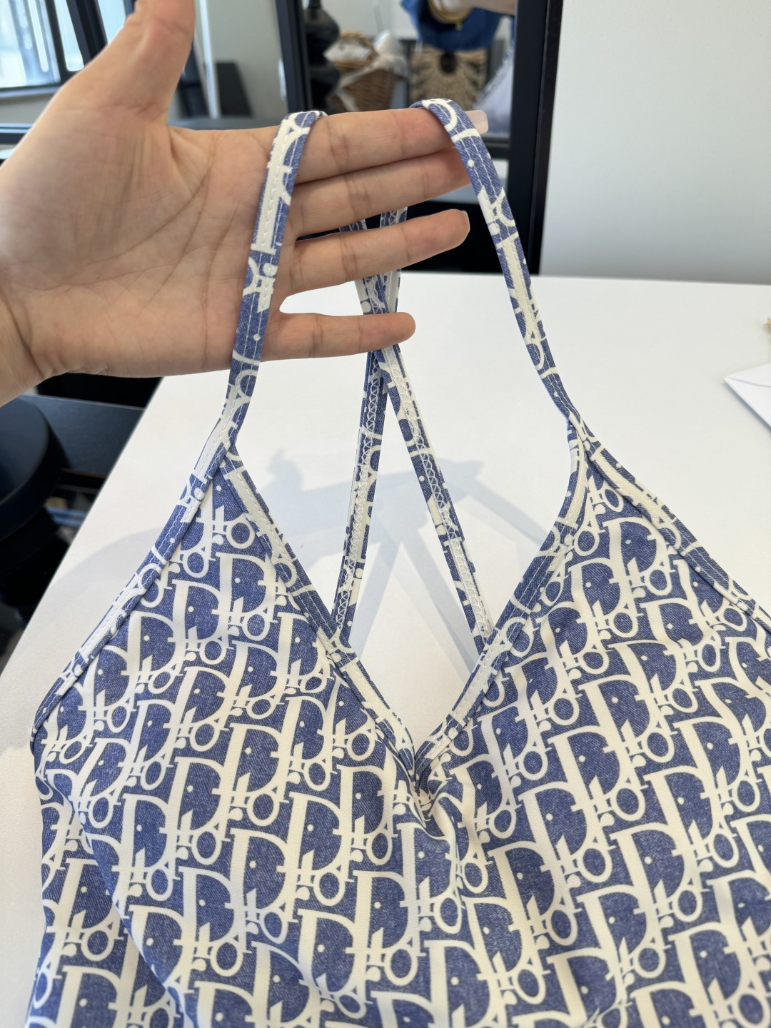 。Dior迪奥新连体比基尼👙泳衣，个性十足，超显水蛇腰，出游必备SM L XL