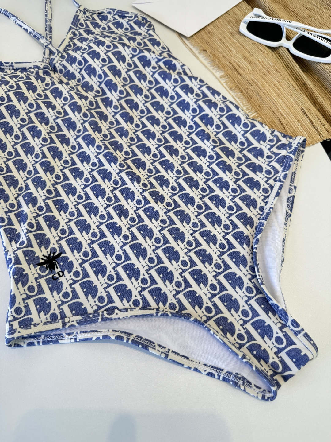 。Dior迪奥新连体比基尼👙泳衣，个性十足，超显水蛇腰，出游必备SM L XL