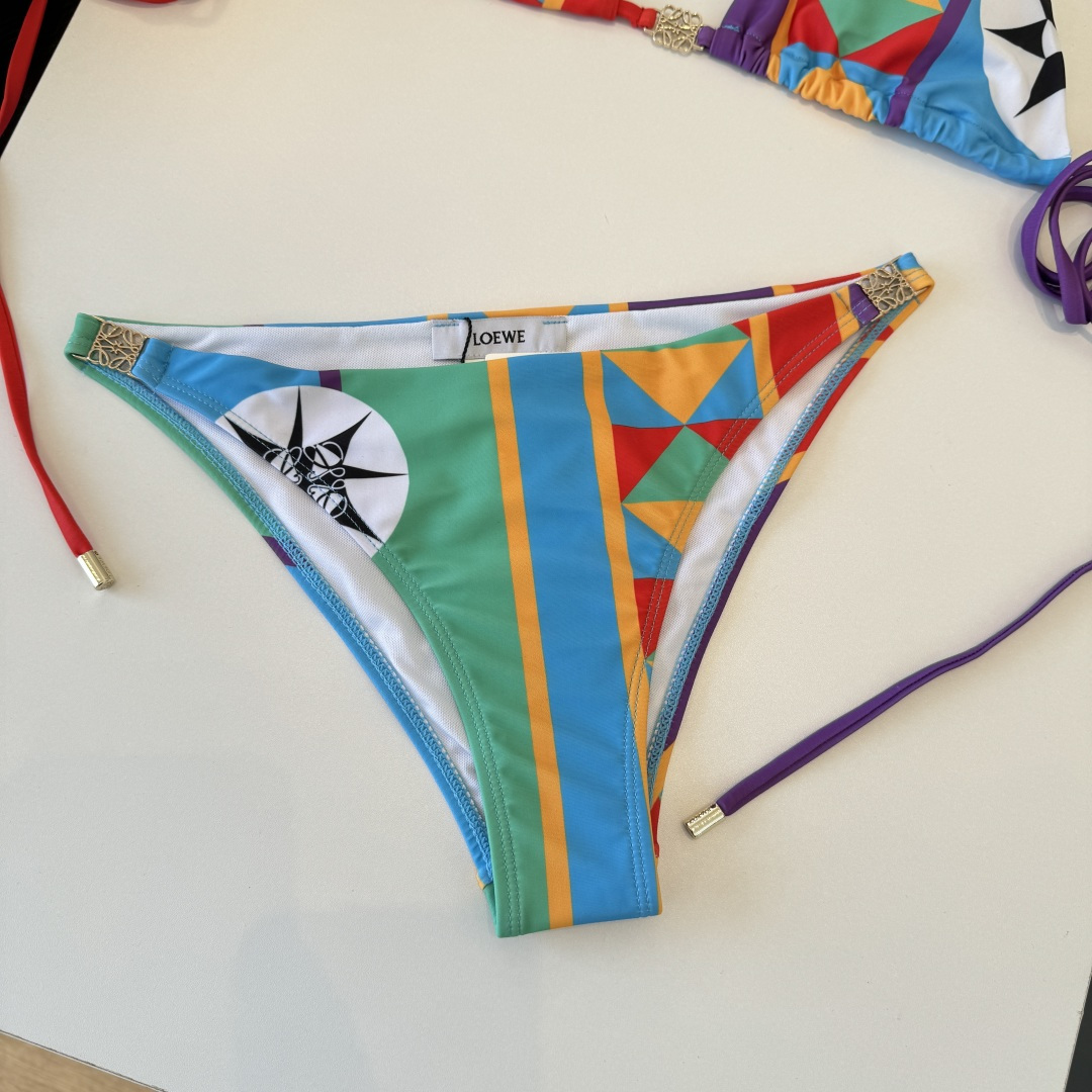。罗意威LOEWE新款比基尼泳衣👙❤️😍🥰适合多种场景的游泳衣🏊‍♀️海边 游泳池 温泉 水上乐园 漂流