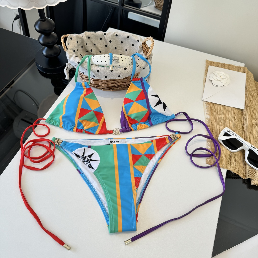 。罗意威LOEWE新款比基尼泳衣👙❤️😍🥰适合多种场景的游泳衣🏊‍♀️海边 游泳池 温泉 水上乐园 漂流